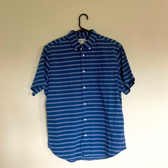 Men’s Short Sleeve Button Up - Picture 1 of 4
